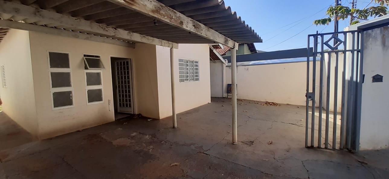 Casa no bairro Regissol l